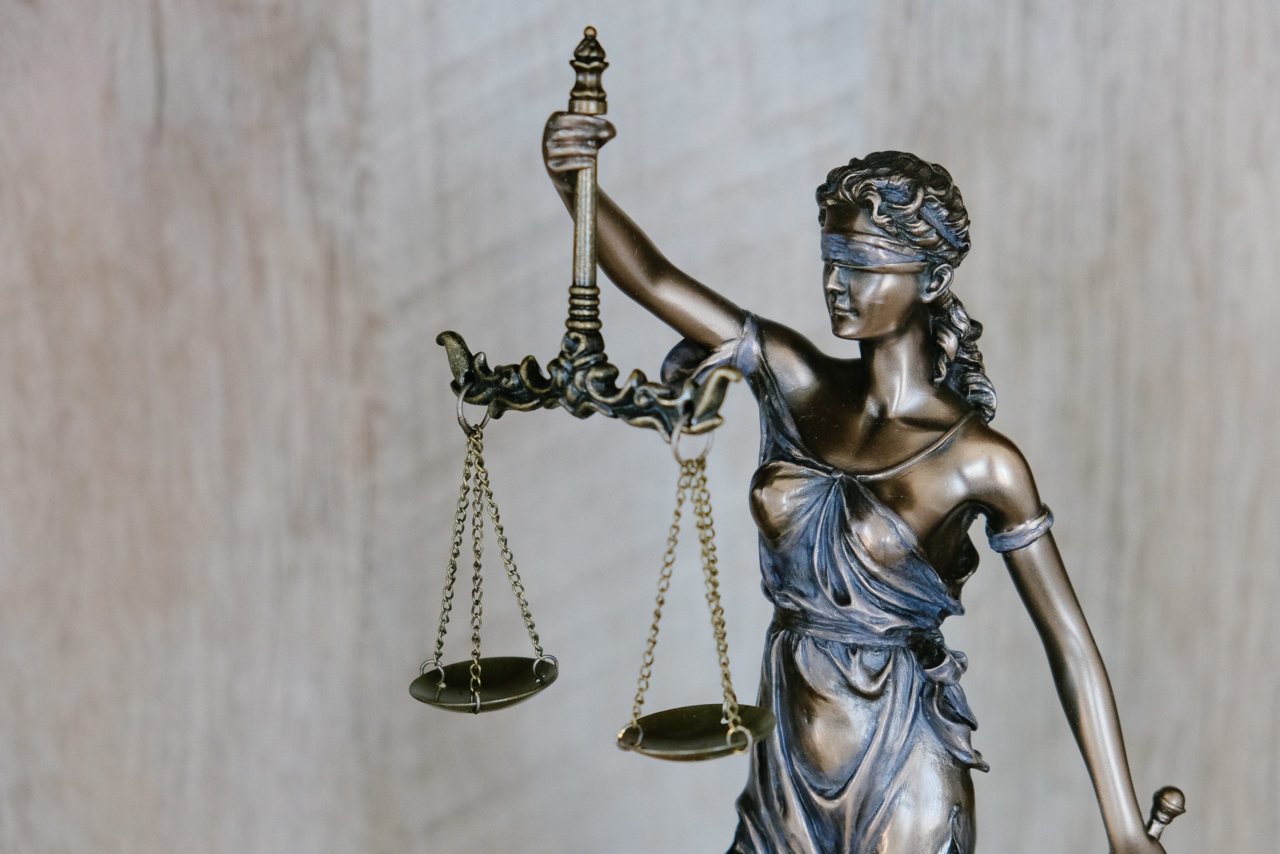 Persuade Like a Lawyer: How to Write to Convince a Jury of Readers