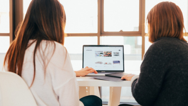 Your Content and Sales Teams Don’t Communicate—and It’s Holding You Back